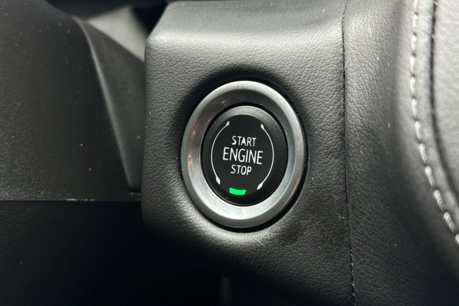 Used 2024 GMC Yukon XL SLE image 23