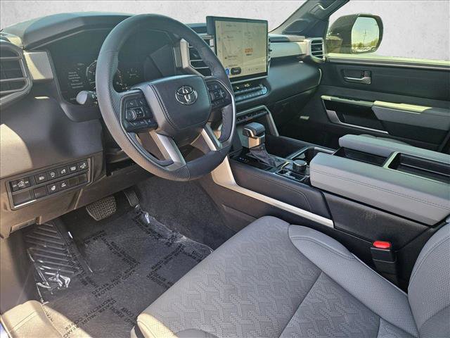 Used 2025 Toyota Tundra Limited AWD/4WD image 10