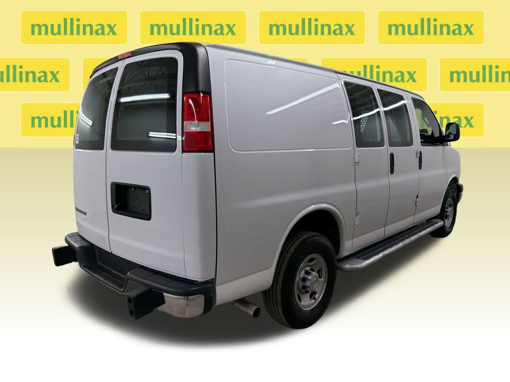 Used 2024 Chevrolet Express 2500 w/ Driver Convenience Package RWD image 9