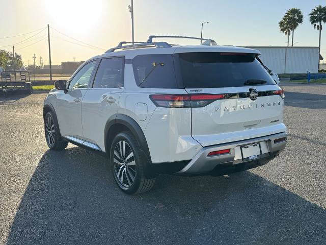 Used 2023 Nissan Pathfinder Platinum image 3