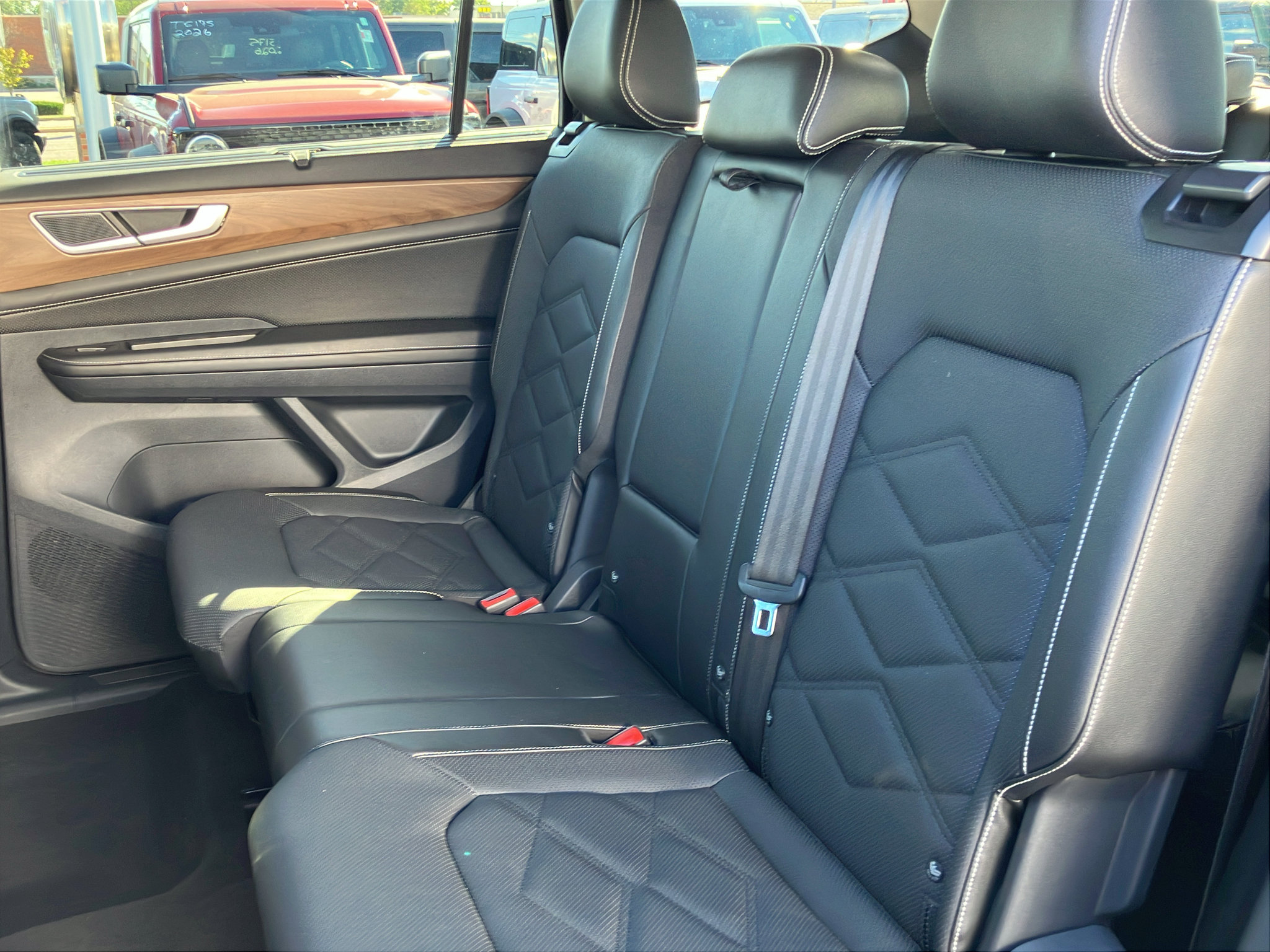 Used 2024 Volkswagen Atlas SE AWD/4WD image 27