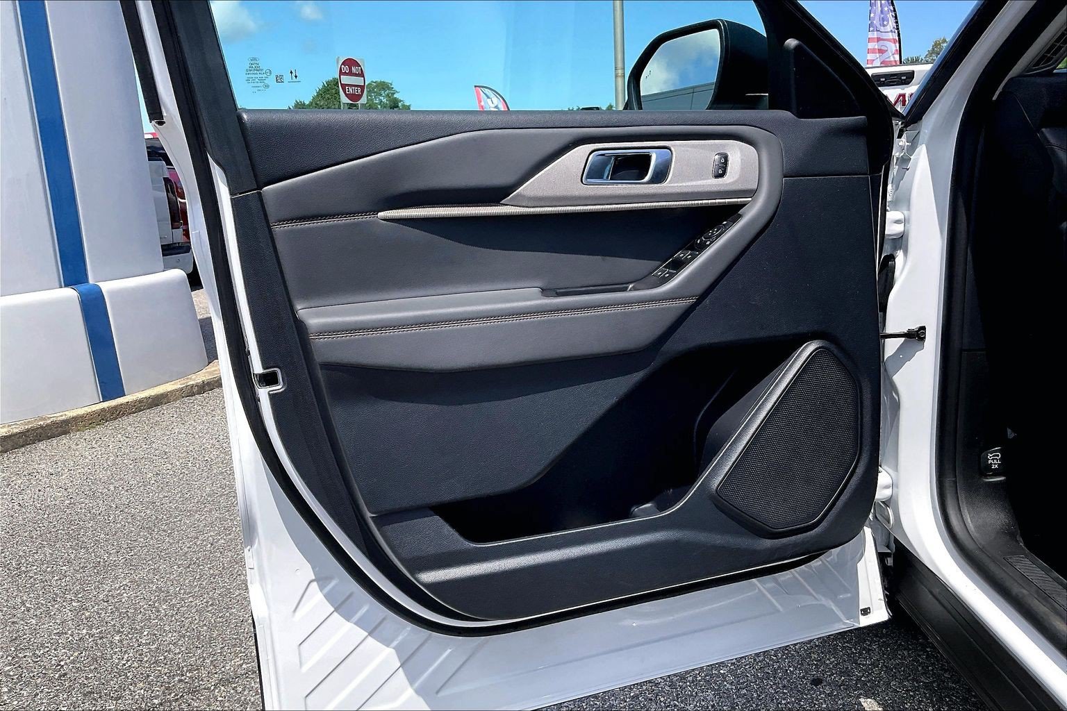 Certified 2025 Ford Explorer Active RWD image 21