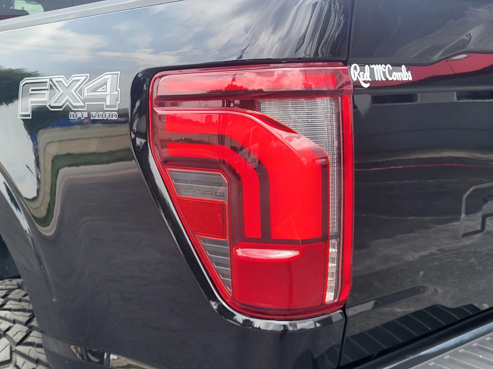 Certified 2025 Ford F150 Lariat w/ Equipment Group 501A Mid image 10