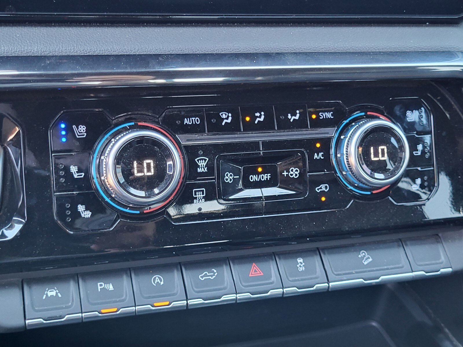 Used 2023 GMC Sierra 1500 AT4 w/ AT4 Premium Package image 23