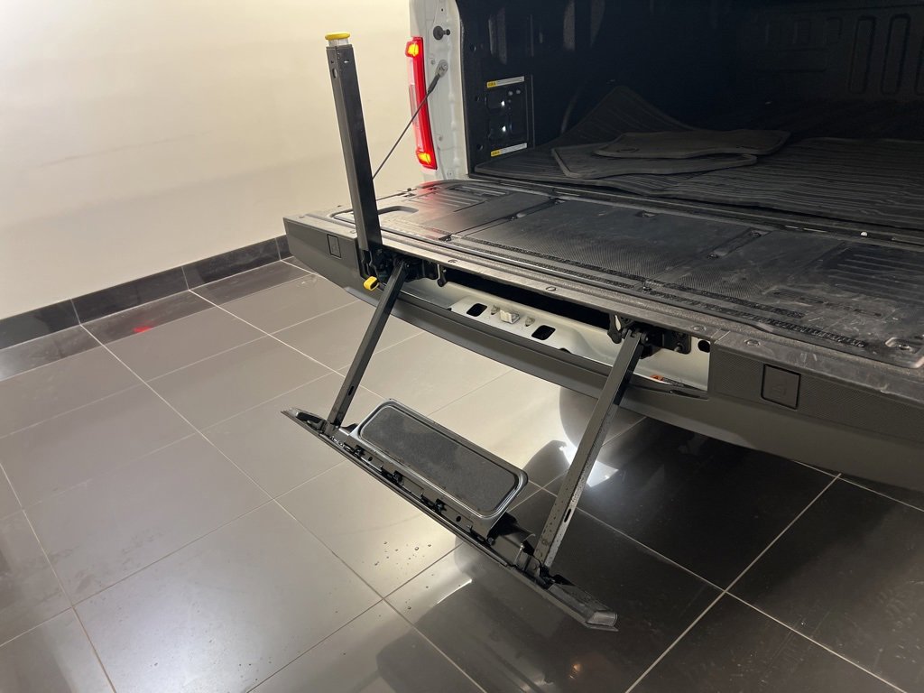 Certified 2022 Ford F150 Platinum w/ Equipment Group 701A High image 40