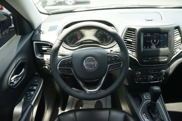 Used 2020 Jeep Cherokee Latitude Plus FWD image 22