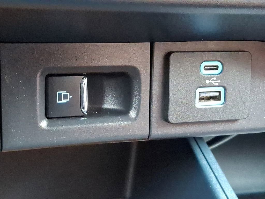 Certified 2022 Ford Maverick Lariat image 24