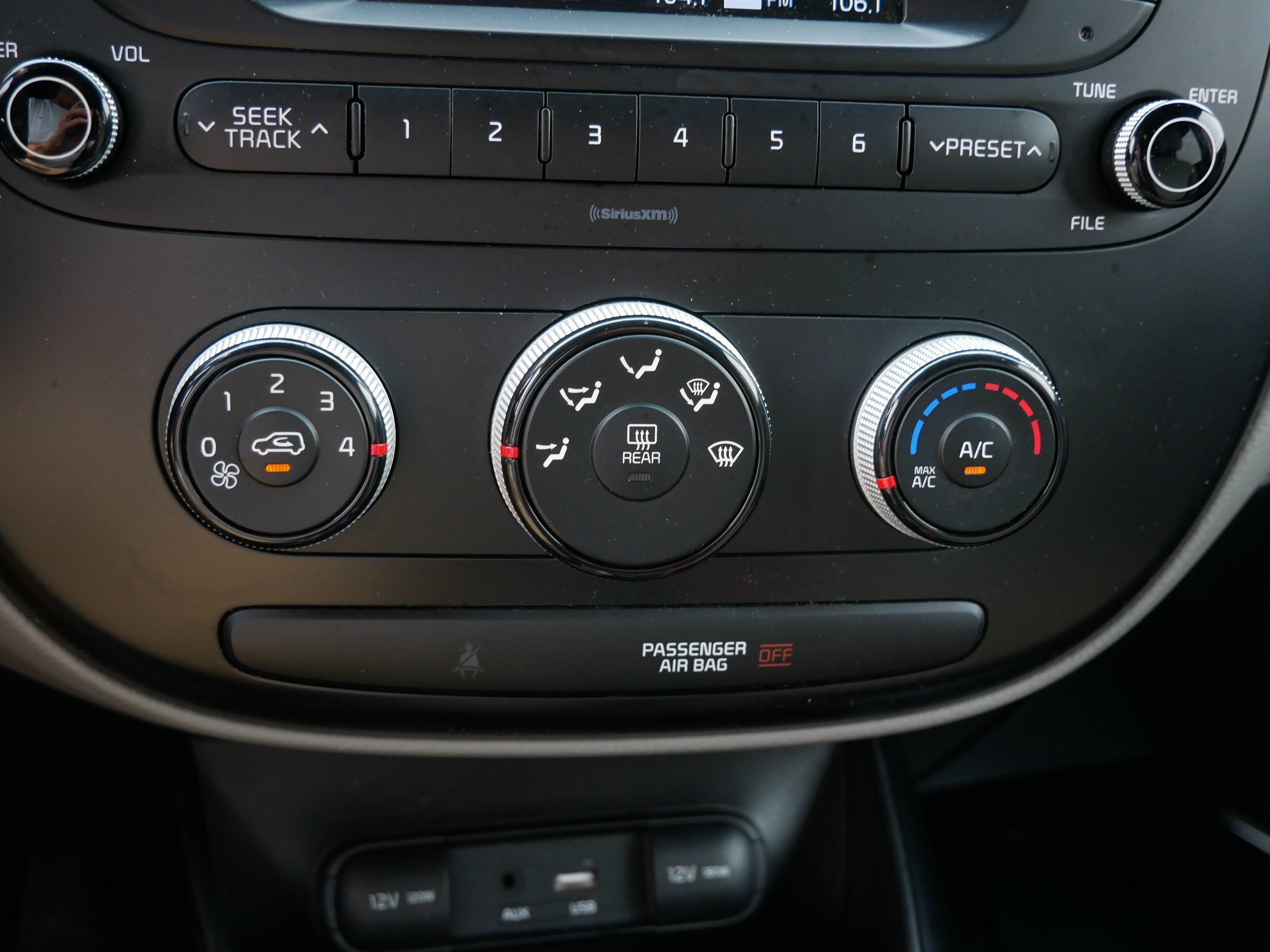 Used 2018 Kia Soul FWD image 23