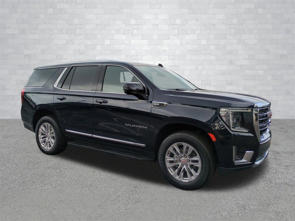 Used 2024 GMC Yukon SLT w/ SLT Luxury Package image 8