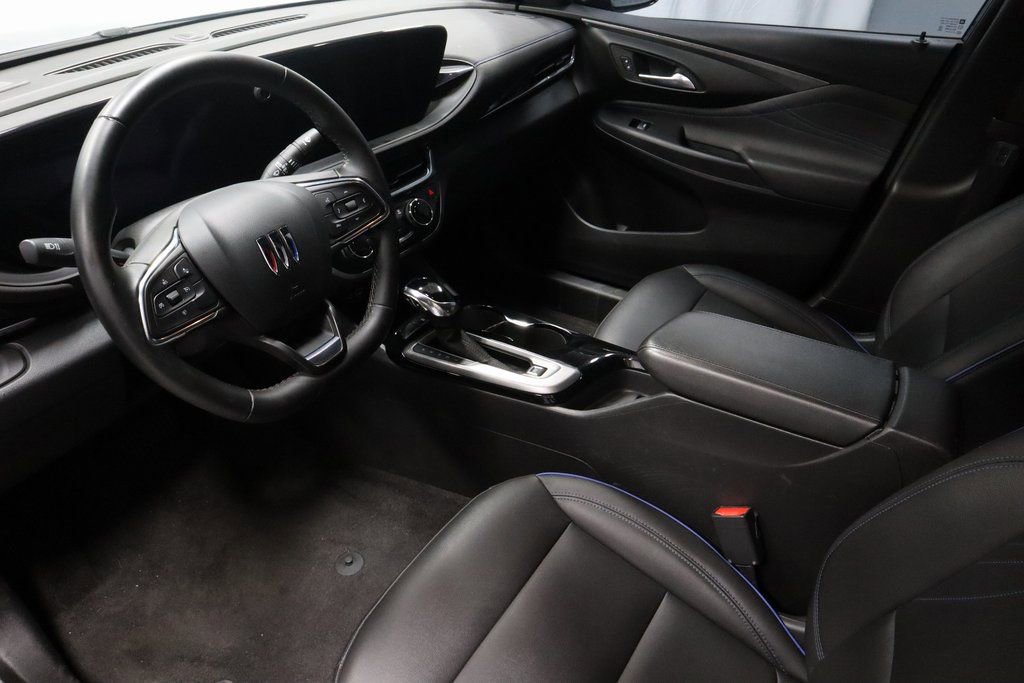 Used 2025 Buick Envista Sport Touring image 21