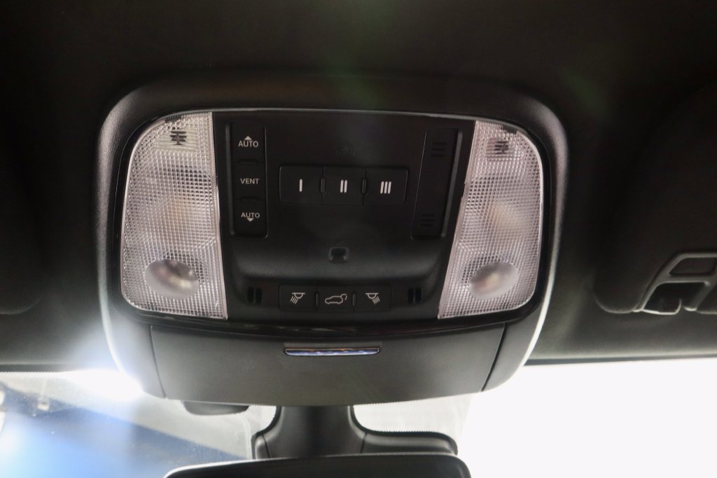 Used 2025 Dodge Durango R/T AWD/4WD image 35