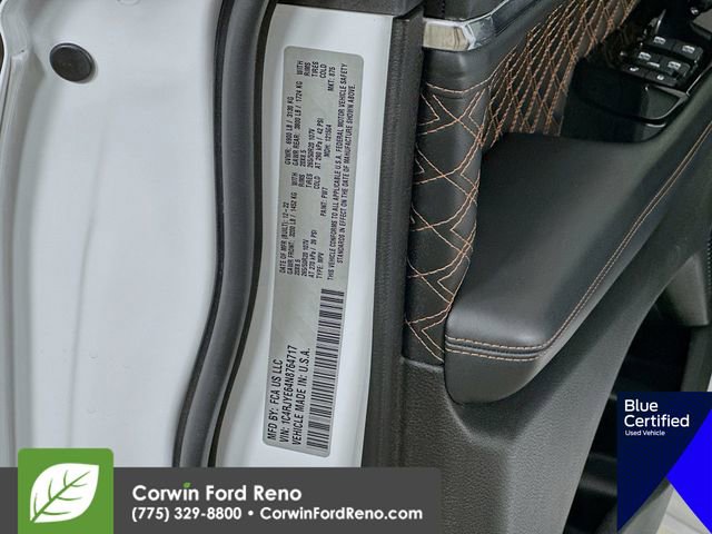 Used 2022 Jeep Grand Cherokee Summit w/ Advanced Protech Group IV AWD/4WD image 36