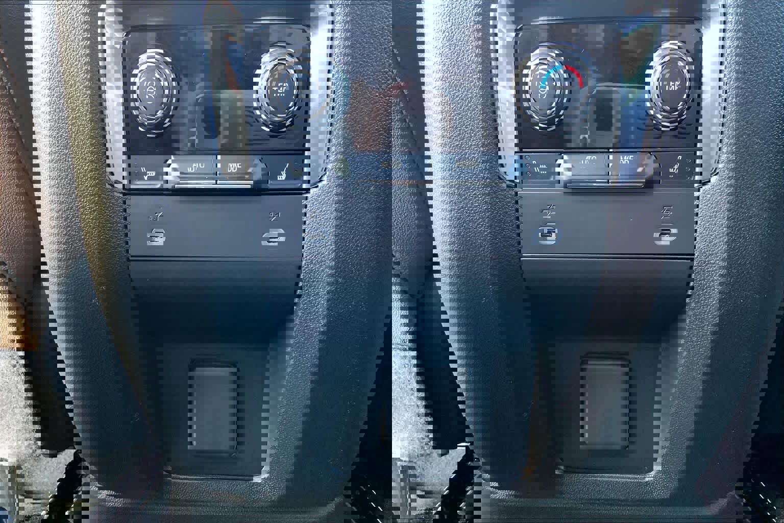 Used 2024 Chevrolet Tahoe High Country w/ Premium Package image 33