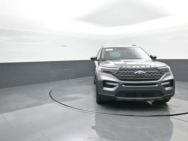 Certified 2024 Ford Explorer XLT w/ Equipment Group 202A image 2