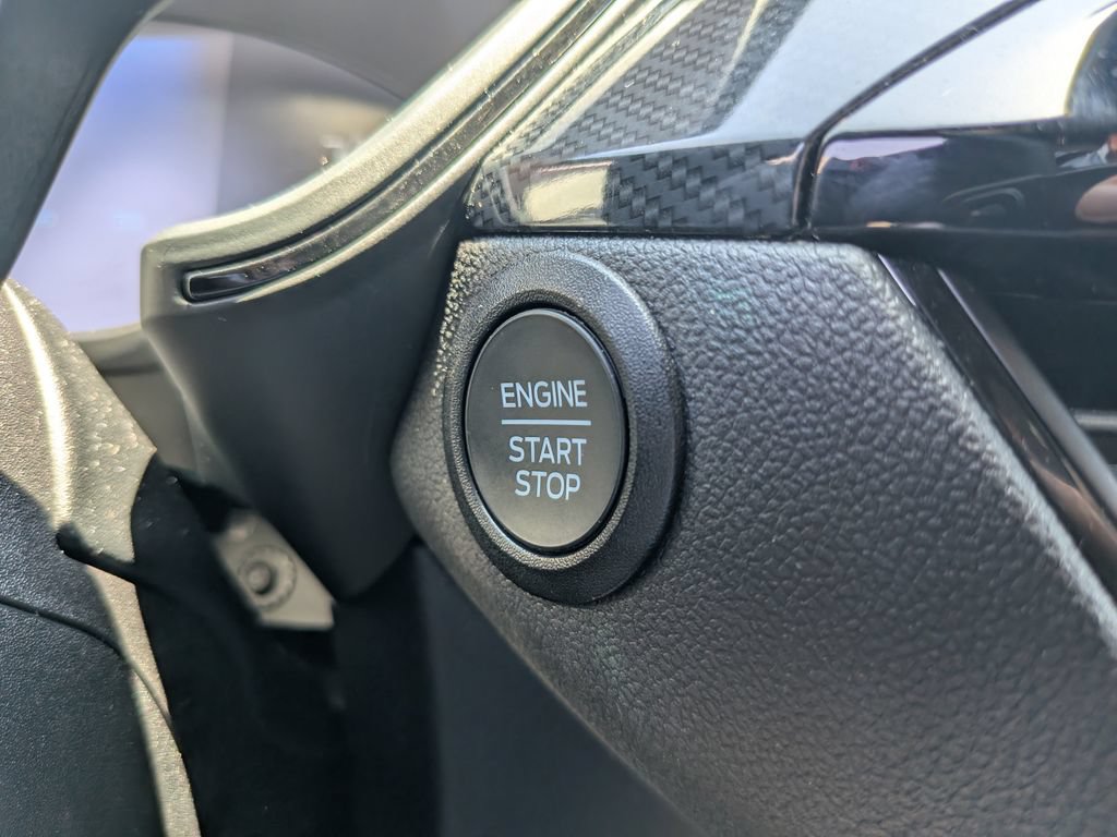 Certified 2025 Ford Escape ST-Line FWD image 23