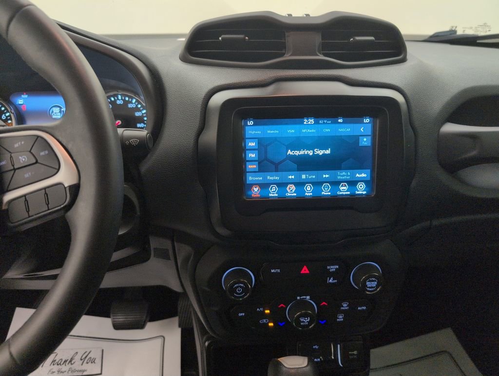 Used 2021 Jeep Renegade Latitude FWD image 17