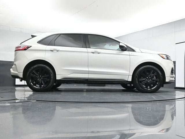 Certified 2024 Ford Edge ST-Line w/ Class II Trailer Tow Package AWD/4WD image 18