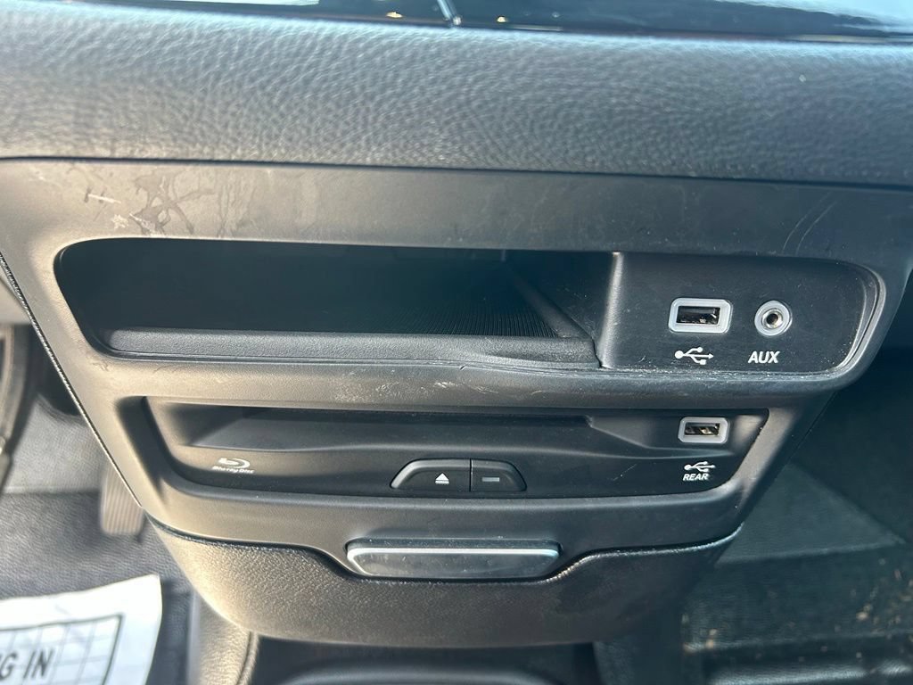 Used 2020 Chrysler Pacifica Limited FWD image 31