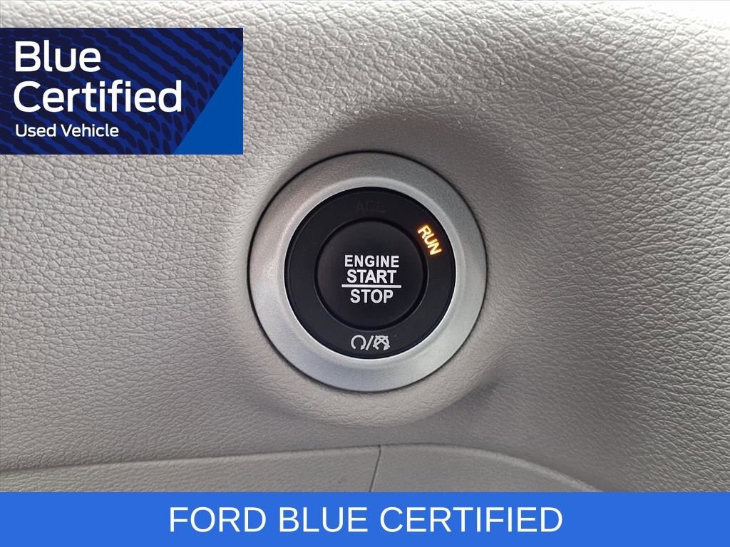 Used 2024 Chrysler Pacifica Touring-L image 11