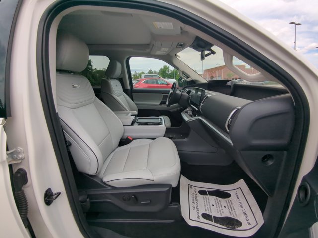 Certified 2025 Ford Expedition Max Platinum w/ Platinum Ultimate Package AWD/4WD image 28