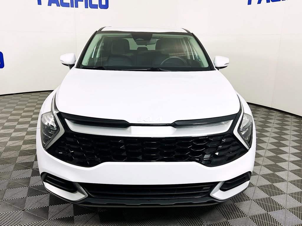 Used 2023 Kia Sportage EX image 3