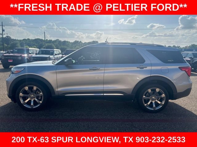 Certified 2020 Ford Explorer Platinum w/ Premium Technology Package AWD/4WD image 4