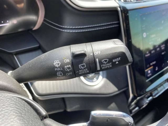 Used 2023 Jeep Grand Cherokee Laredo AWD/4WD image 23