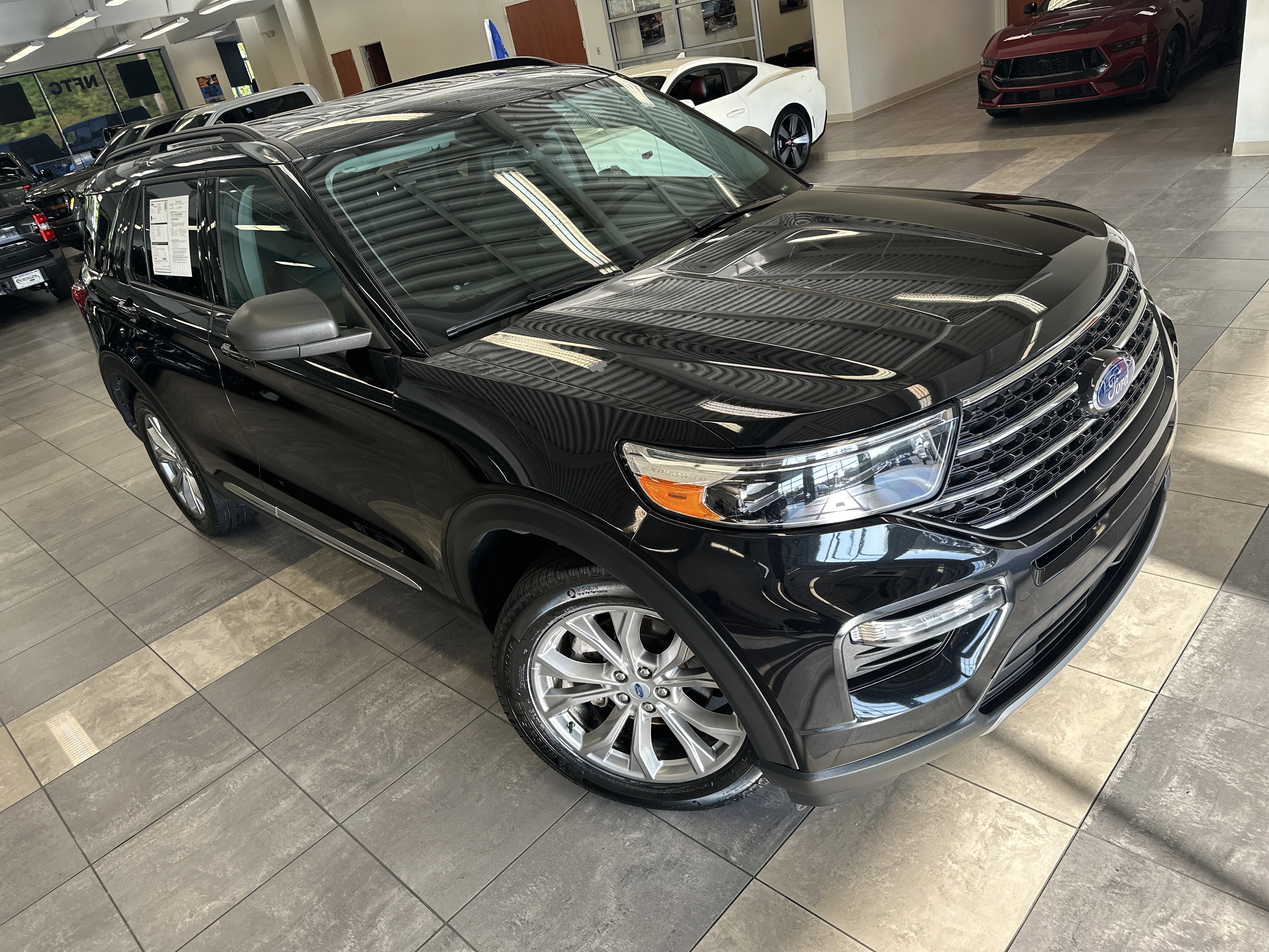 Certified 2022 Ford Explorer XLT w/ Equipment Group 202A image 8