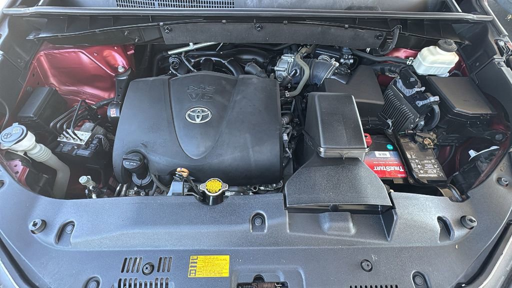 Used 2017 Toyota Highlander SE image 26