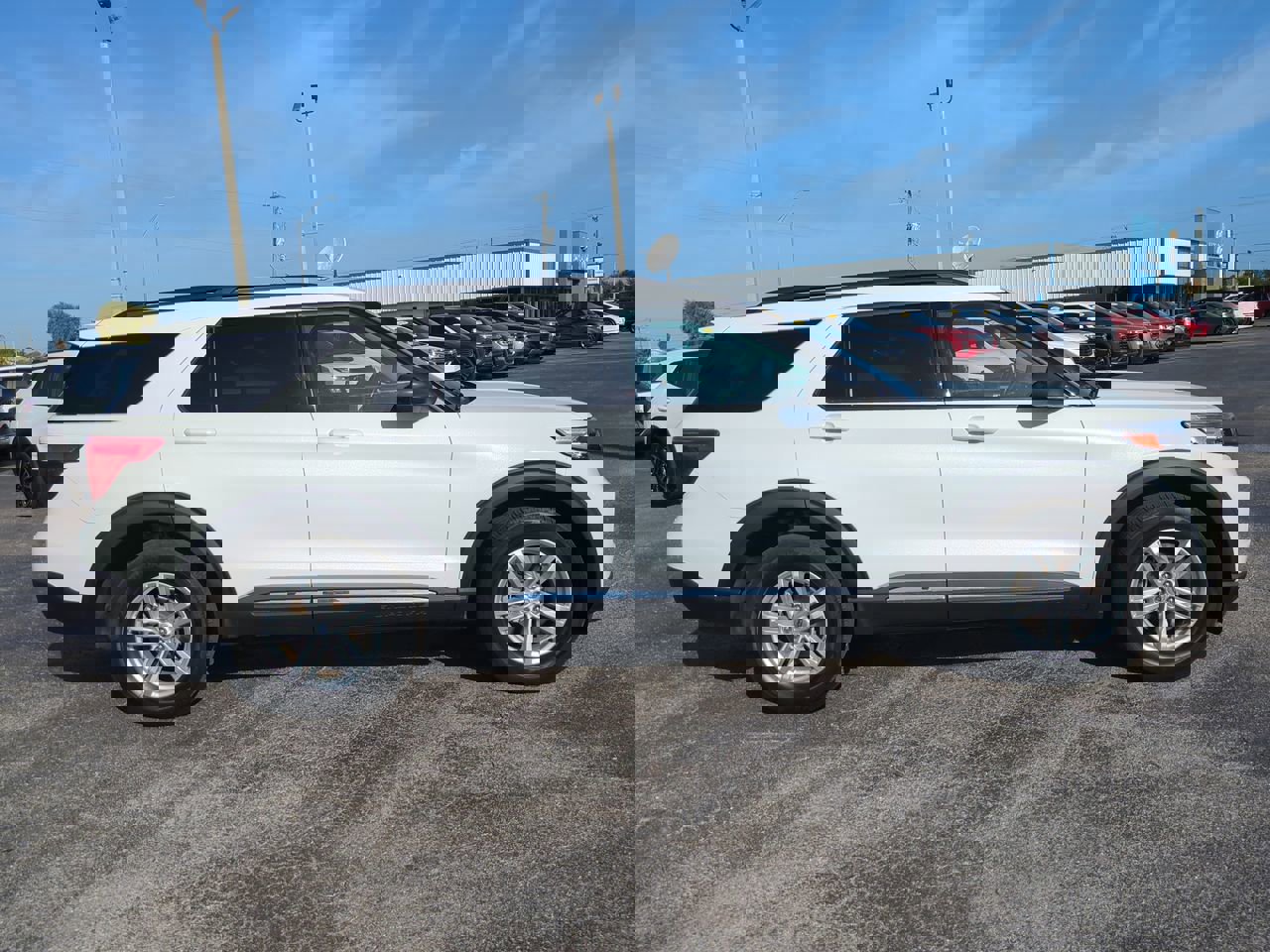 Certified 2022 Ford Explorer XLT w/ Equipment Group 202A image 6