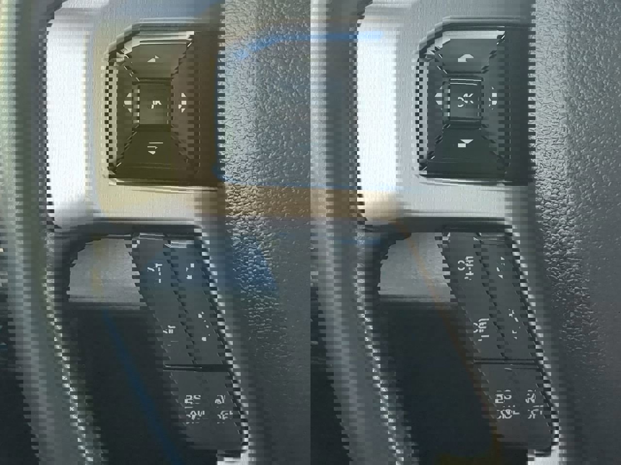 Certified 2020 Ford F450 Platinum w/ FX4 Off-Road Package image 24