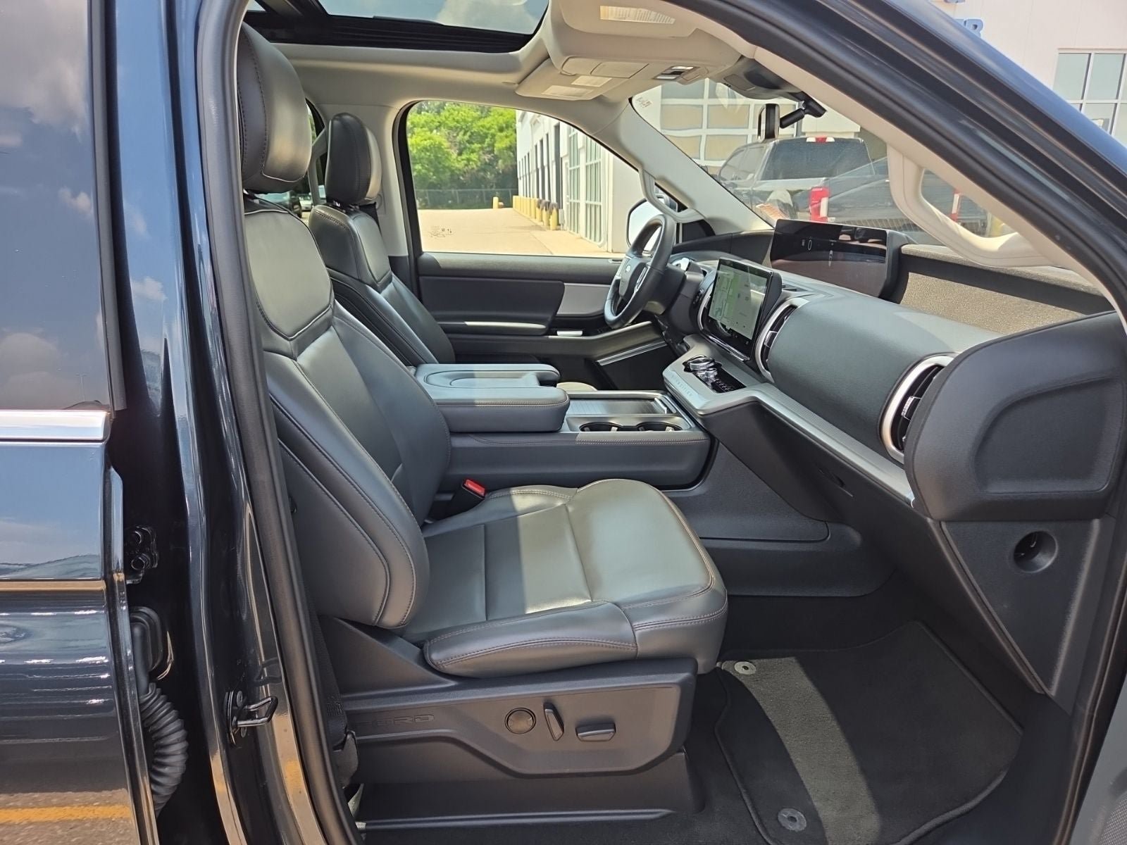 Certified 2025 Ford Expedition Active AWD/4WD image 41