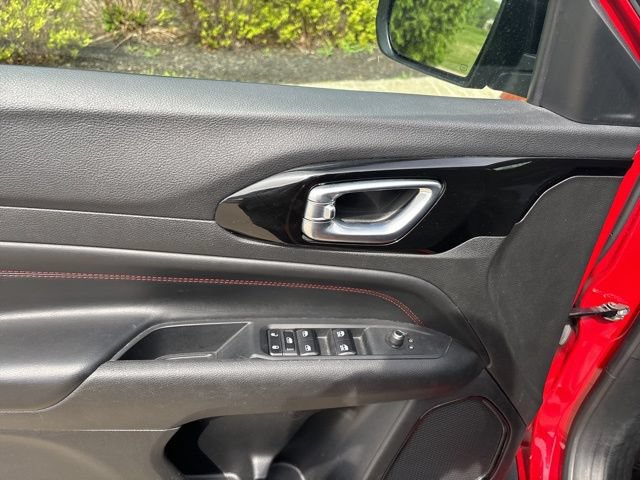 Used 2023 Jeep Compass Trailhawk AWD/4WD image 15