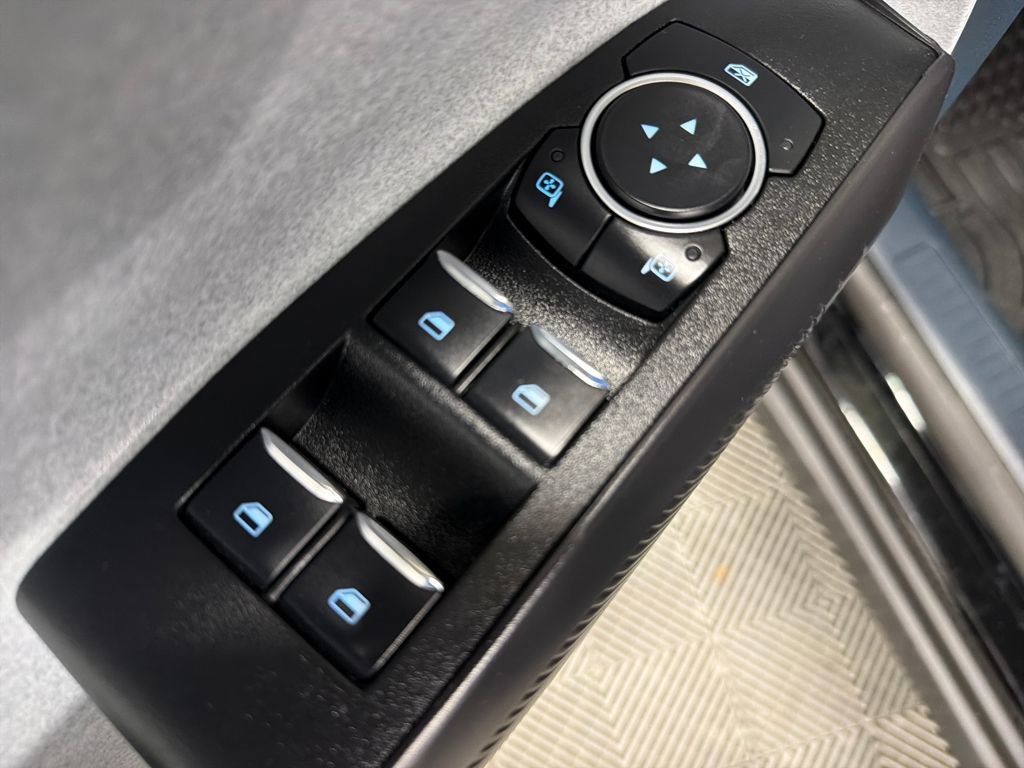 Certified 2025 Ford Maverick XLT image 17