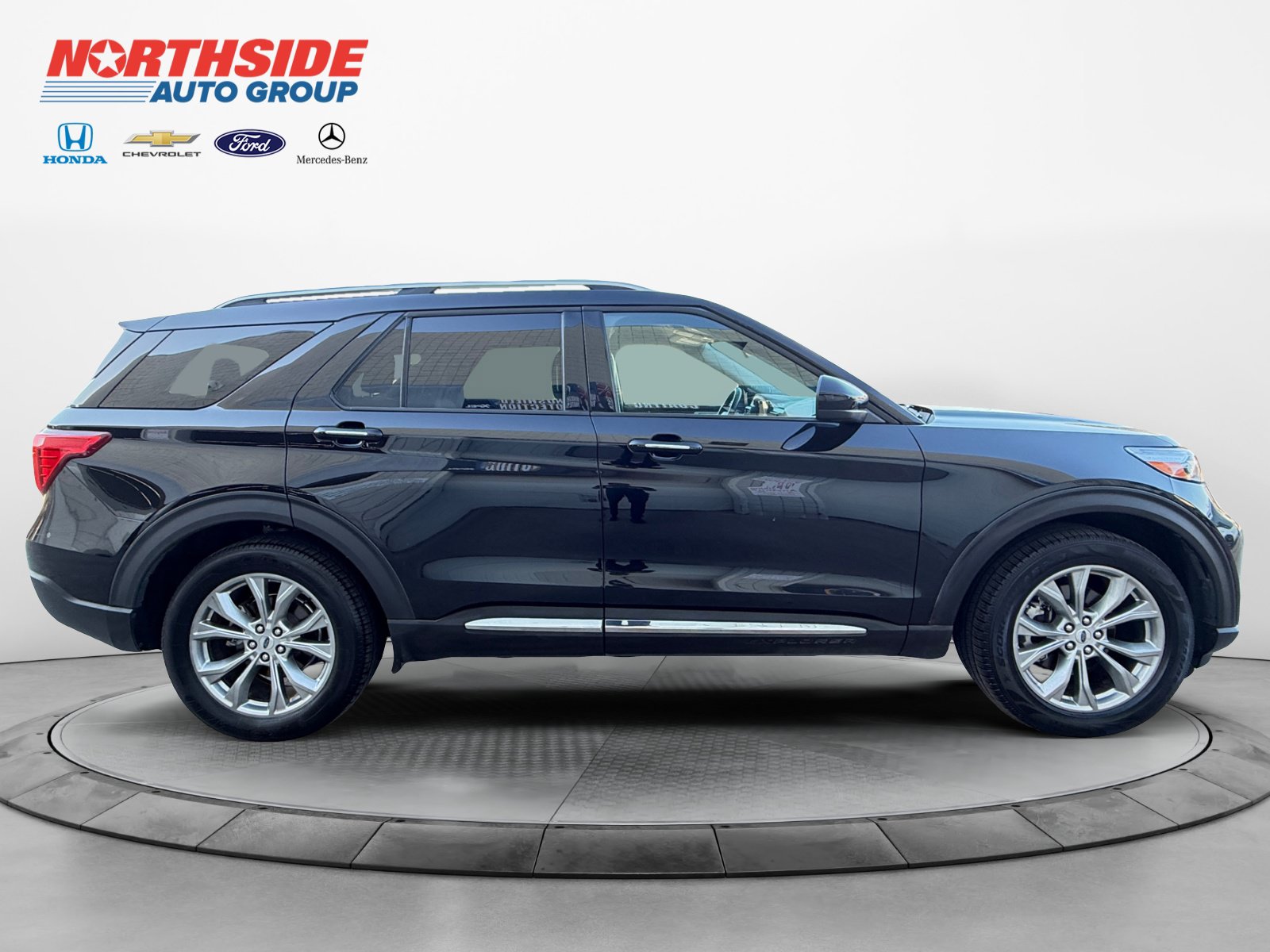 Certified 2024 Ford Explorer Limited RWD image 8