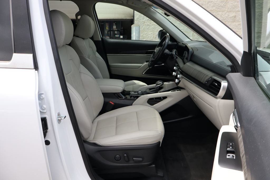 Used 2023 Kia Telluride EX w/ EX Captain's Chair Package AWD/4WD image 35