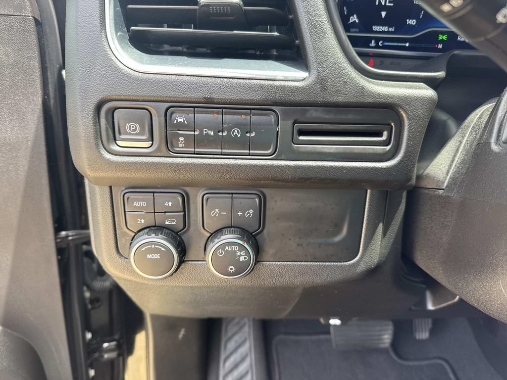 Used 2023 Chevrolet Suburban LT AWD/4WD image 20