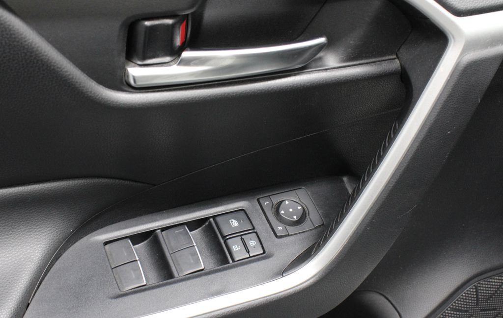 Used 2022 Toyota RAV4 XLE w/ Convenience Package AWD/4WD image 23