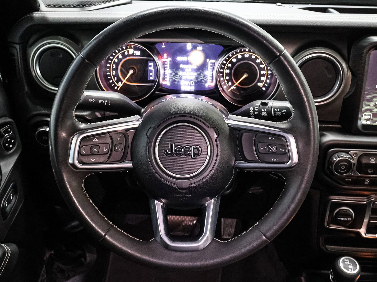 Used 2023 Jeep Wrangler Sahara image 32