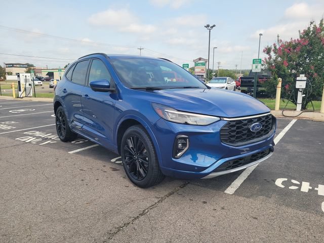Certified 2023 Ford Escape ST-Line Elite AWD/4WD image 3