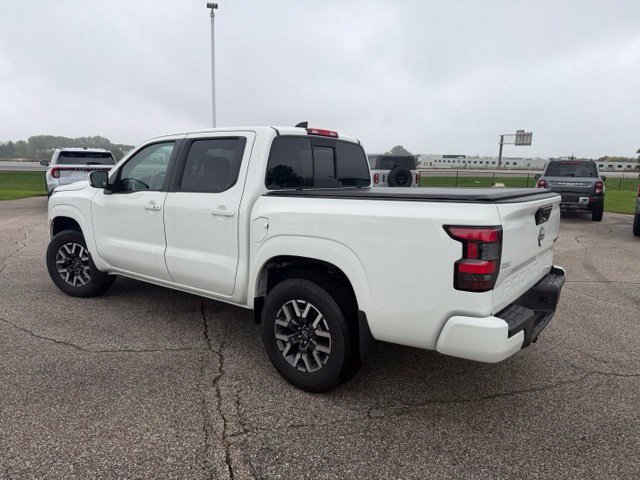 Used 2022 Nissan Frontier SV AWD/4WD image 7