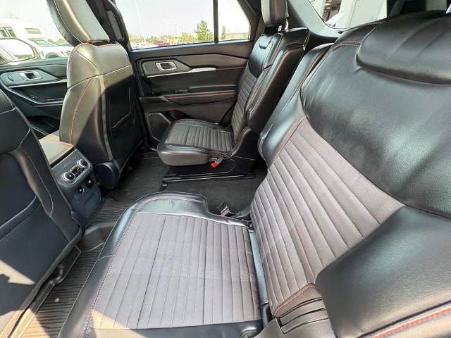 Certified 2025 Ford Explorer ST-Line w/ Premium Package AWD/4WD image 23