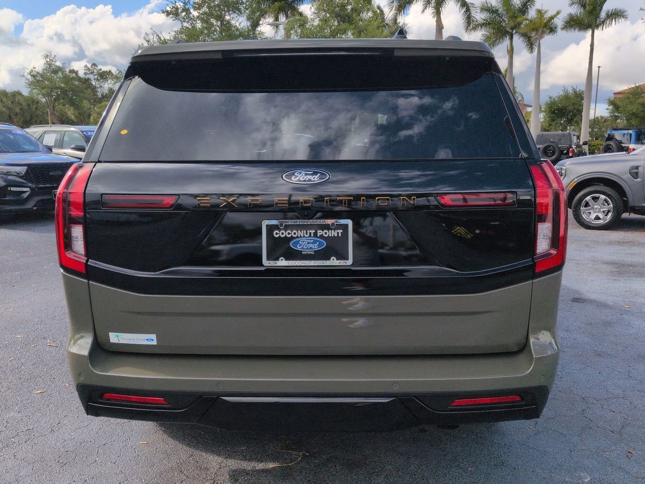 Certified 2025 Ford Expedition Tremor AWD/4WD image 4