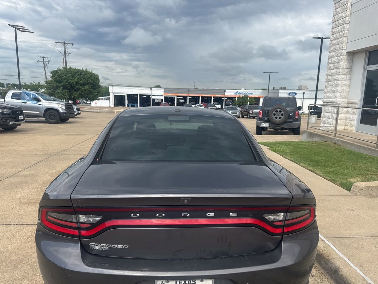 Used 2019 Dodge Charger SXT RWD image 5