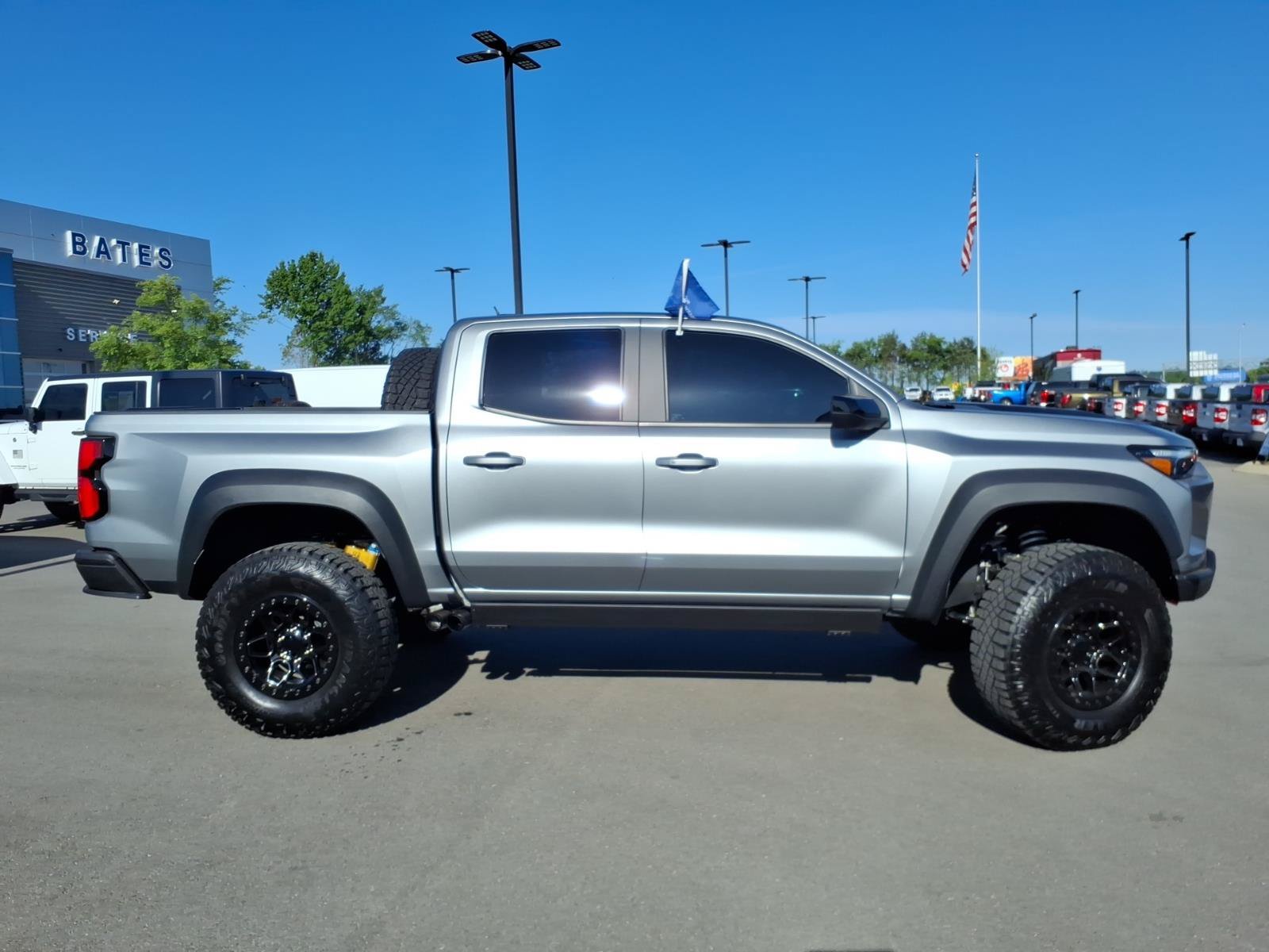 Used 2024 Chevrolet Colorado ZR2 w/ ZR2 Bison Edition AWD/4WD image 2