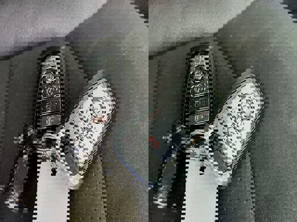 Certified 2019 Ford Explorer XLT w/ Equipment Group 202A image 22