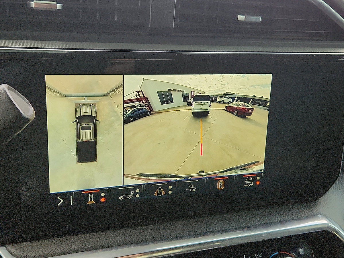 Used 2025 GMC Sierra 3500 Denali w/ Technology Package AWD/4WD image 9
