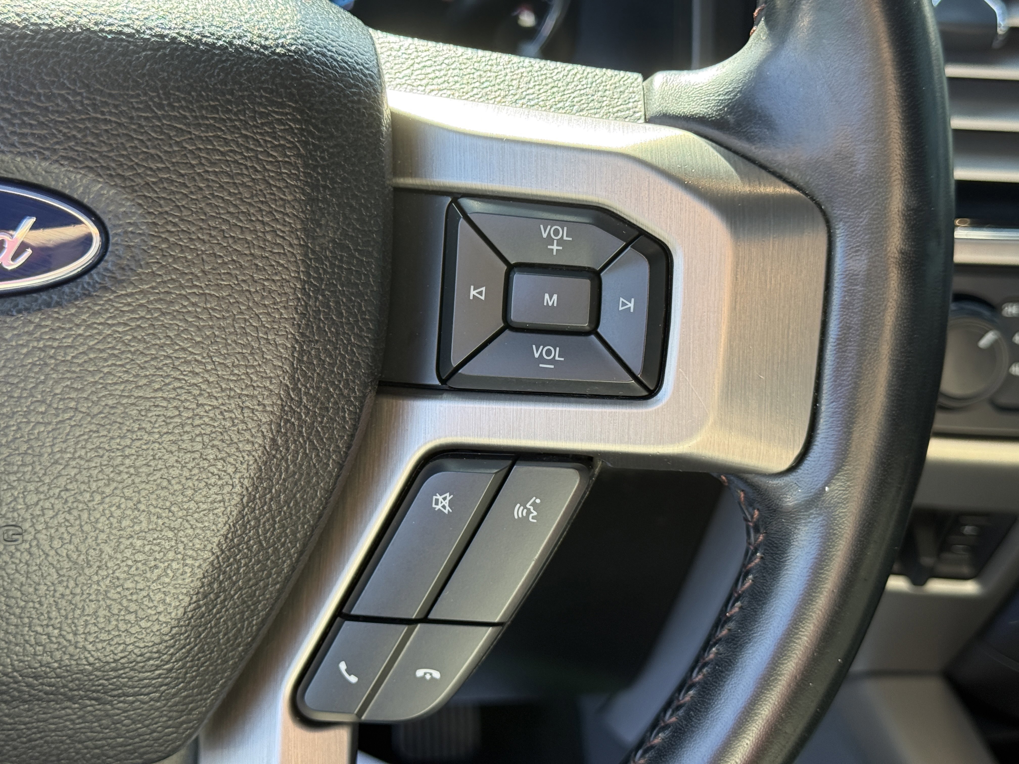 Certified 2018 Ford F250 Platinum w/ Platinum Ultimate Package image 27