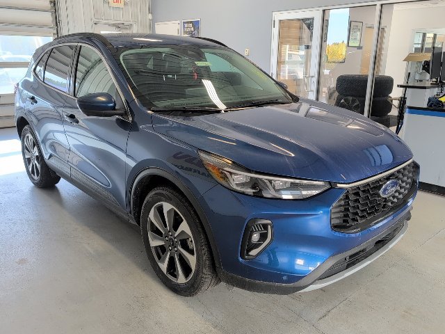 Certified 2023 Ford Escape Platinum AWD/4WD image 7