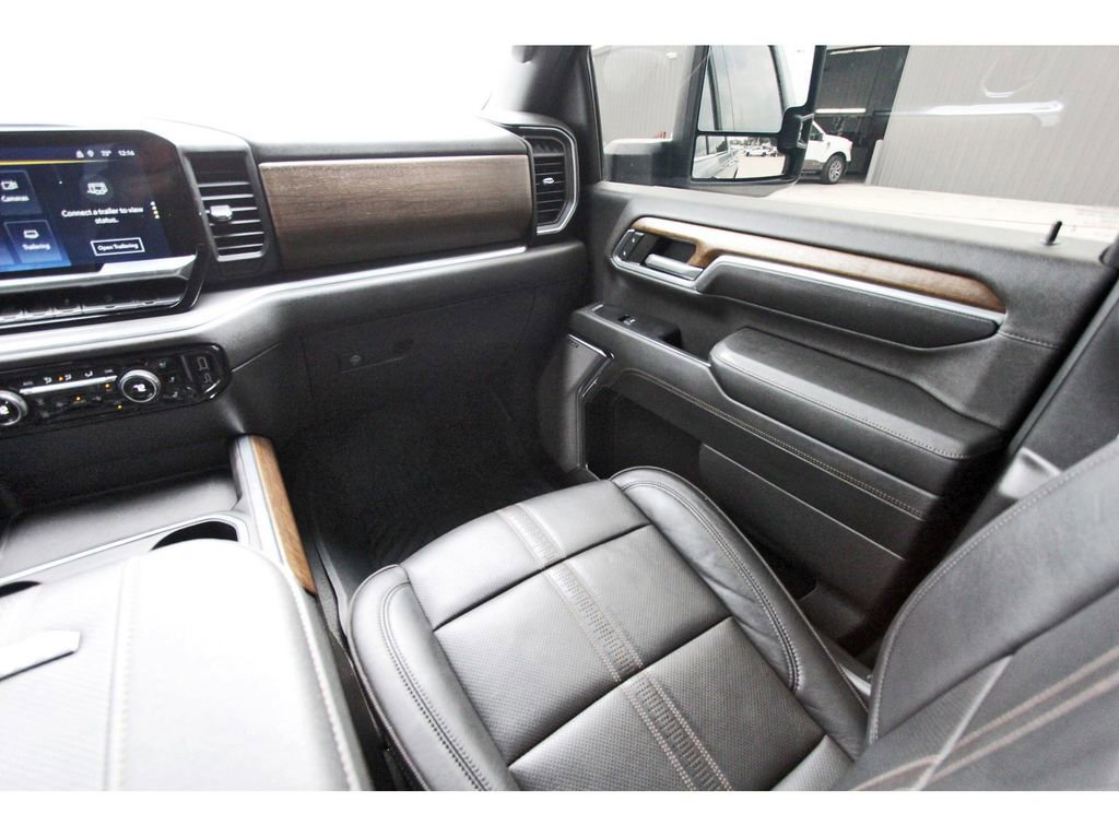 Used 2024 Chevrolet Silverado 2500 High Country w/ High Country Premium Package image 12